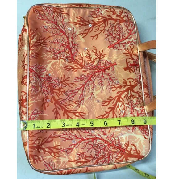 ⭐️Free w/ purchase⭐️ Bath and Body Works bag - Picture 6 of 6